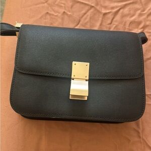 Elegant Black Leather Crossbody Bag